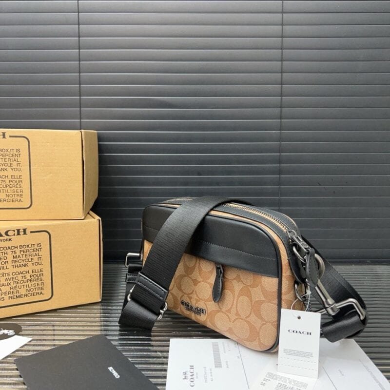 【AT9712】Coach Graham クラシックシグネチャーキャンバスショルダーバッグ | Coach New York