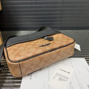 【AT9712】Coach Graham クラシックシグネチャーキャンバスショルダーバッグ | Coach New York