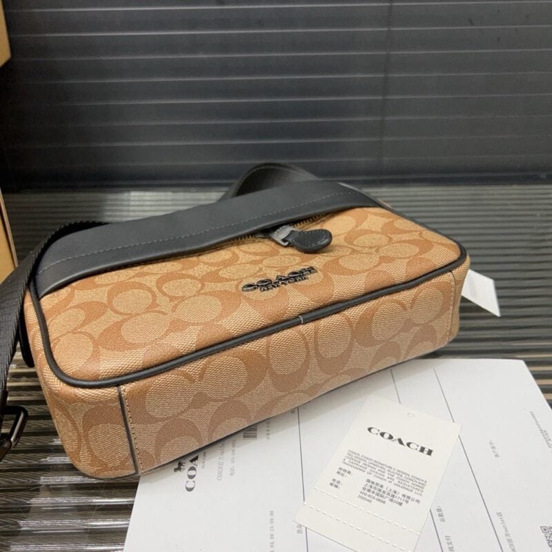 【AT9712】Coach Graham クラシックシグネチャーキャンバスショルダーバッグ | Coach New York