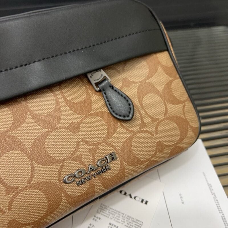 【AT9712】Coach Graham クラシックシグネチャーキャンバスショルダーバッグ | Coach New York
