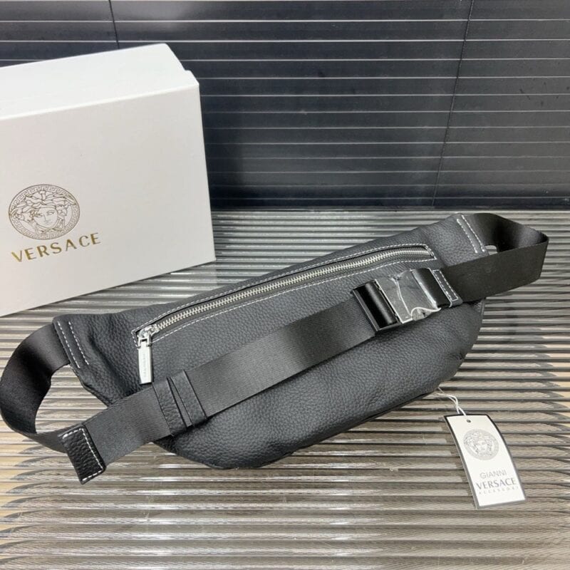 【AT9714】ヴェルサーチ レザーチェストバッグ - 高級牛革製 斜め掛け ファッションアイテム | Versace