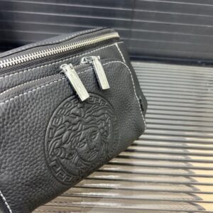 【AT9714】ヴェルサーチ レザーチェストバッグ - 高級牛革製 斜め掛け ファッションアイテム | Versace