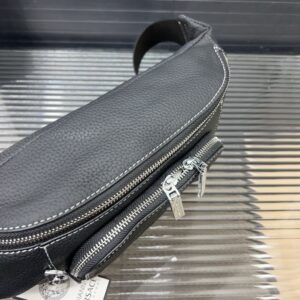 【AT9714】ヴェルサーチ レザーチェストバッグ - 高級牛革製 斜め掛け ファッションアイテム | Versace
