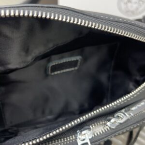 【AT9714】ヴェルサーチ レザーチェストバッグ - 高級牛革製 斜め掛け ファッションアイテム | Versace