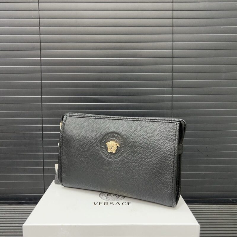 【AT9716】Versace（ヴェルサーチ）エンボス加工牛革クラッチバッグ - 贅沢なハイエンドファッション | Versace