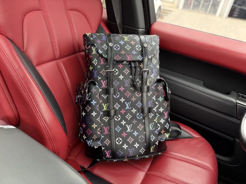 【AT9718】ルイ・ヴィトンのモノグラム柄バックパック - 高級牛革素材とmetallicカラーのデザイン | Louis Vuitton Malletier