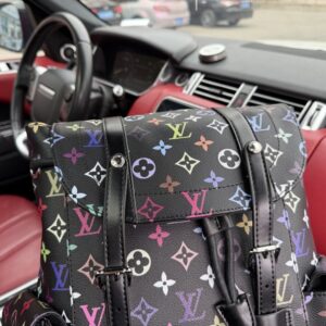 【AT9718】ルイ・ヴィトンのモノグラム柄バックパック - 高級牛革素材とmetallicカラーのデザイン | Louis Vuitton Malletier