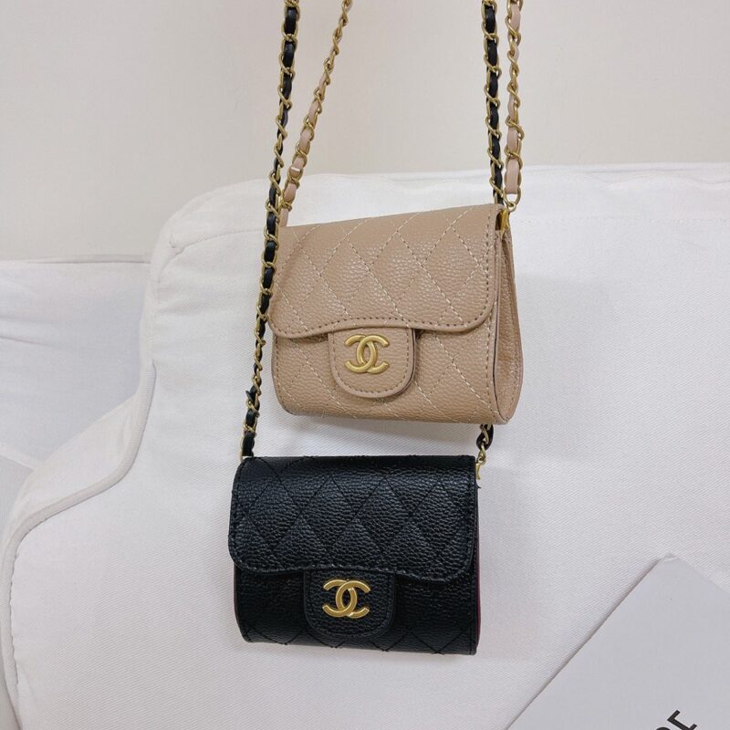 【TS120】シャネルのレディースショルダーバッグは Chanel ファッションのトレンドに敏感な女性に人気のあるブランドです。高品質なレザーを使った製品で、おしゃれで使いやすいアイテムです