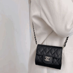 【TS120】シャネルのレディースショルダーバッグは Chanel ファッションのトレンドに敏感な女性に人気のあるブランドです。高品質なレザーを使った製品で、おしゃれで使いやすいアイテムです