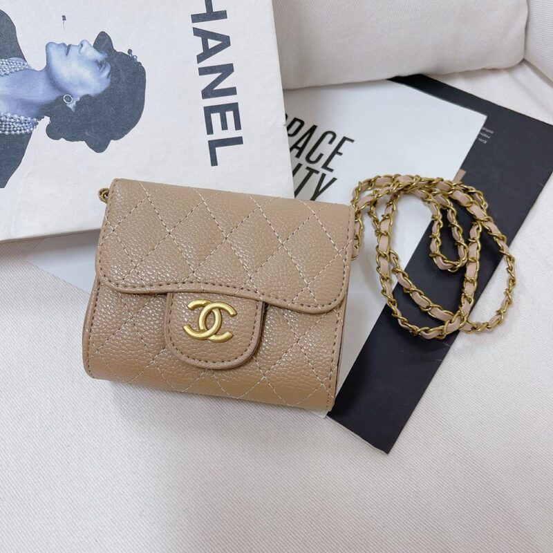 【TS120】シャネルのレディースショルダーバッグは Chanel ファッションのトレンドに敏感な女性に人気のあるブランドです。高品質なレザーを使った製品で、おしゃれで使いやすいアイテムです