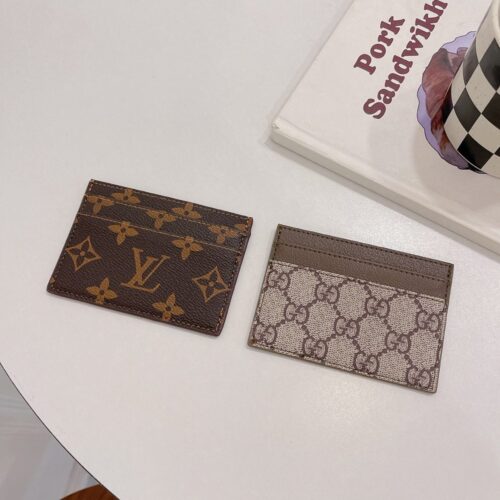 【TS123】ルイ・ヴィトンとグッチは、トレンディなファッションブランドであり、Louis Vuitton GUCCI 高品質のレディース財布やカードケースを提供しています。それらは、レザー素材でできており、人気があります。