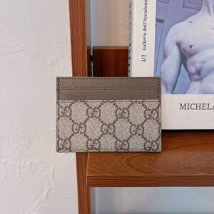 【TS123】ルイ・ヴィトンとグッチは、トレンディなファッションブランドであり、Louis Vuitton GUCCI 高品質のレディース財布やカードケースを提供しています。それらは、レザー素材でできており、人気があります。
