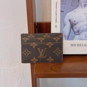 【TS123】ルイ・ヴィトンとグッチは、トレンディなファッションブランドであり、Louis Vuitton GUCCI 高品質のレディース財布やカードケースを提供しています。それらは、レザー素材でできており、人気があります。