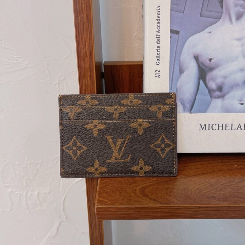 【TS123】ルイ・ヴィトンとグッチは、トレンディなファッションブランドであり、Louis Vuitton GUCCI 高品質のレディース財布やカードケースを提供しています。それらは、レザー素材でできており、人気があります。