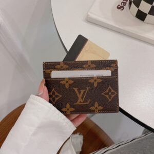 【TS123】ルイ・ヴィトンとグッチは、トレンディなファッションブランドであり、Louis Vuitton GUCCI 高品質のレディース財布やカードケースを提供しています。それらは、レザー素材でできており、人気があります。