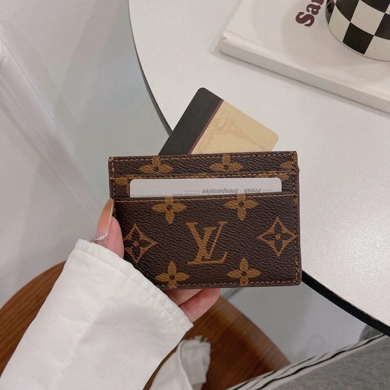 【TS123】ルイ・ヴィトンとグッチは、トレンディなファッションブランドであり、Louis Vuitton GUCCI 高品質のレディース財布やカードケースを提供しています。それらは、レザー素材でできており、人気があります。