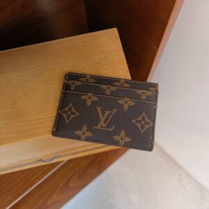 【TS123】ルイ・ヴィトンとグッチは、トレンディなファッションブランドであり、Louis Vuitton GUCCI 高品質のレディース財布やカードケースを提供しています。それらは、レザー素材でできており、人気があります。