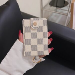 【TS124】ルイ・ヴィトン Louis VuittonとグッチGUCCIは、ファッションのトレンディなブランドであり、高品質のレディース財布＆カードケースを提供しています。これらはレザー製で、人気があります。