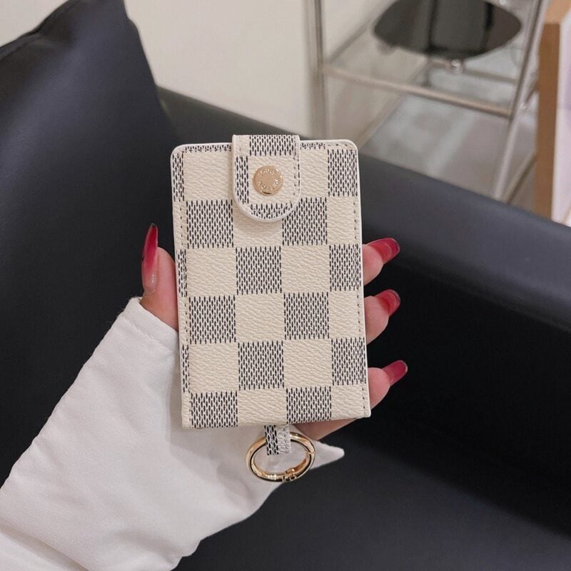 【TS124】ルイ・ヴィトン Louis VuittonとグッチGUCCIは、ファッションのトレンディなブランドであり、高品質のレディース財布＆カードケースを提供しています。これらはレザー製で、人気があります。