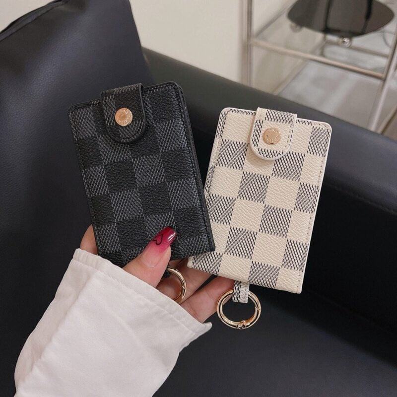 【TS124】ルイ・ヴィトン Louis VuittonとグッチGUCCIは、ファッションのトレンディなブランドであり、高品質のレディース財布＆カードケースを提供しています。これらはレザー製で、人気があります。