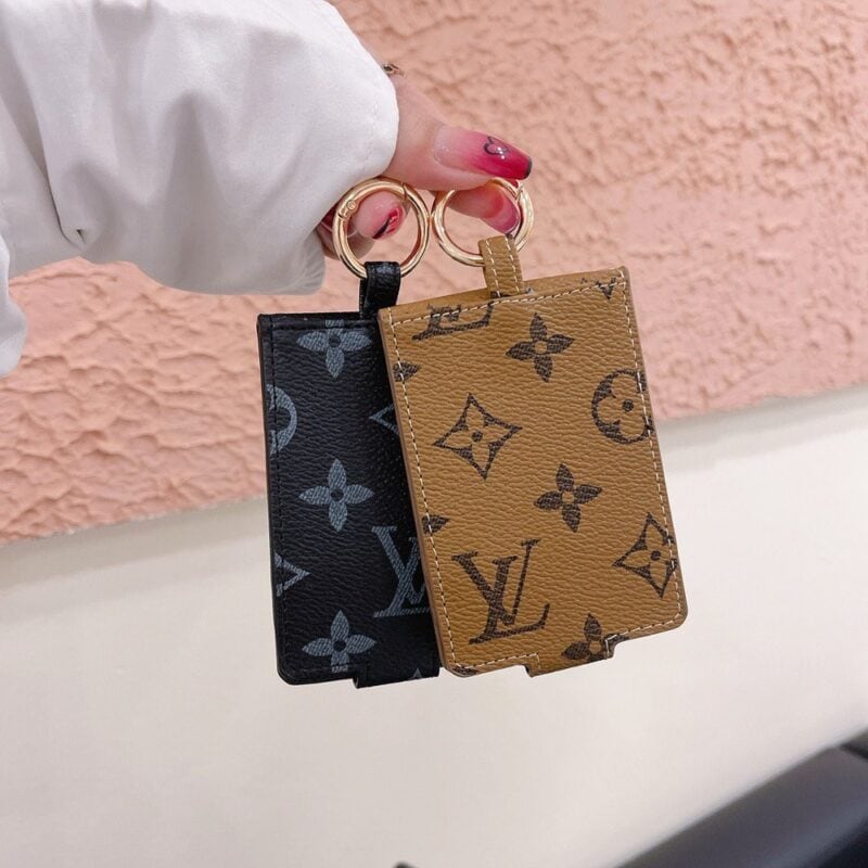 【TS124】ルイ・ヴィトン Louis VuittonとグッチGUCCIは、ファッションのトレンディなブランドであり、高品質のレディース財布＆カードケースを提供しています。これらはレザー製で、人気があります。
