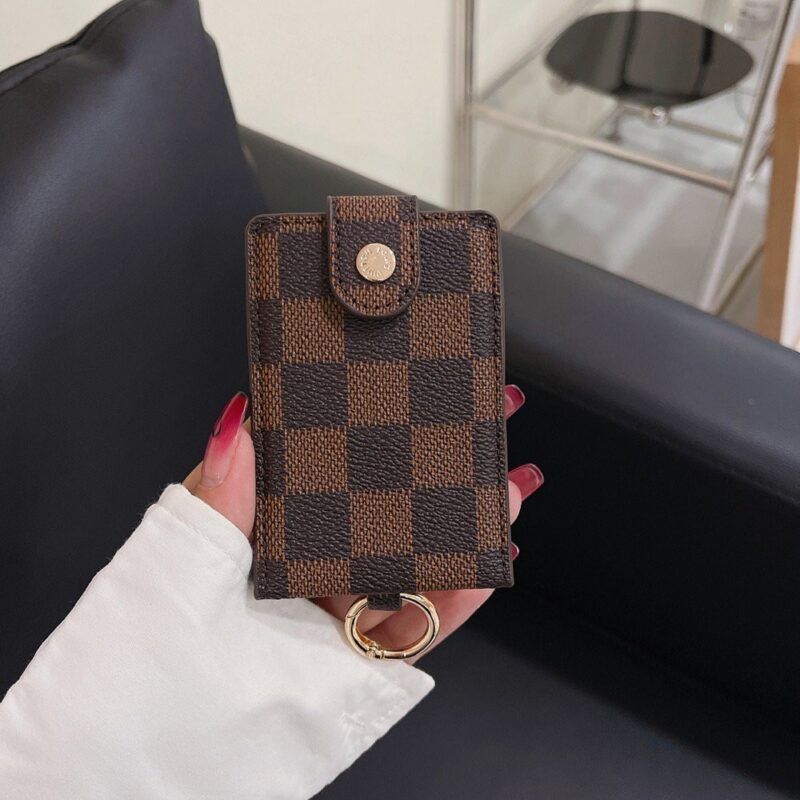 【TS124】ルイ・ヴィトン Louis VuittonとグッチGUCCIは、ファッションのトレンディなブランドであり、高品質のレディース財布＆カードケースを提供しています。これらはレザー製で、人気があります。
