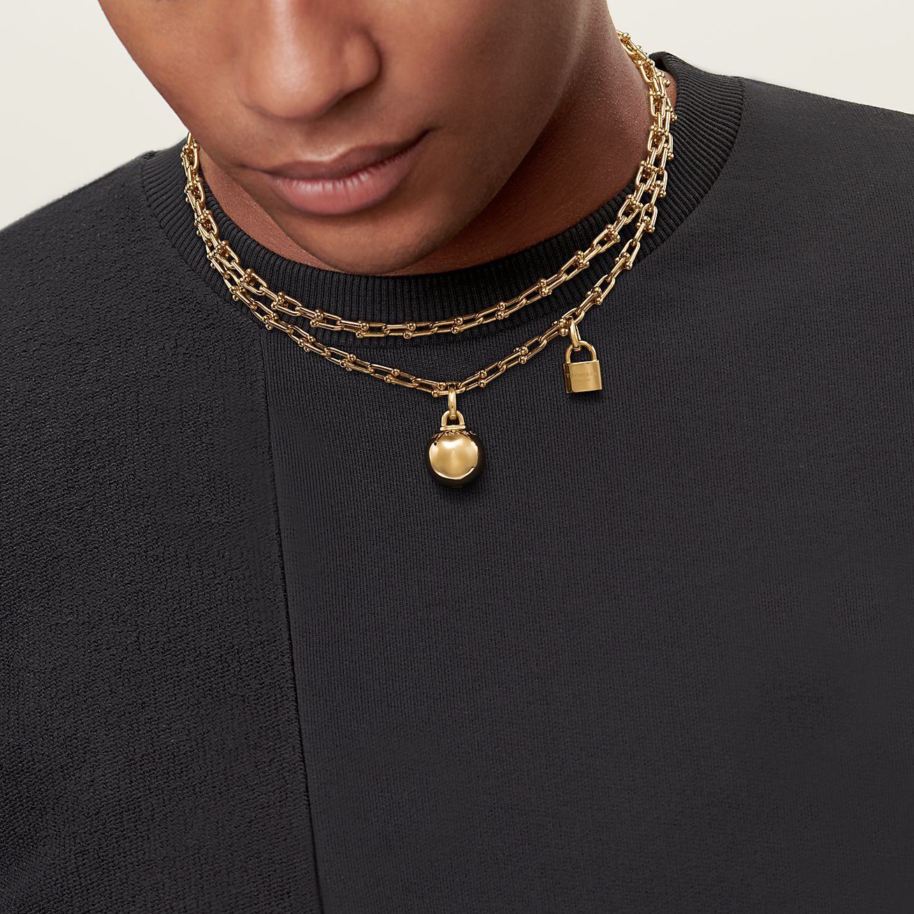 Tiffany HardWear wrap necklace in 18k gold. - Alternate shot 1 - Alternate shot 2 - Alternate shot 3 - Alternate shot 4 - Modal shot 1