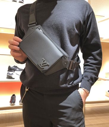 Louis Vuitton ショルダーバッグ ルイヴィトン★最新作 バムバッグ NV★M57081・関税込み