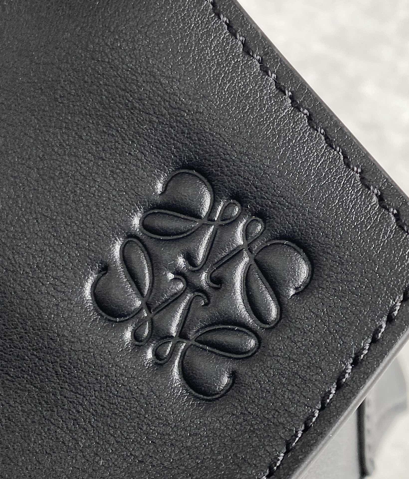 LOEWE罗��Puzzle